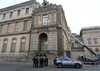 Ληστεία στο Μουσείο του Λούβρου: Η ανάρτηση της υπουργού Πολιτισμού