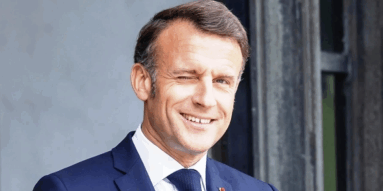 Μακρόν: Πιθανό ένα δημοψήφισμα για το συνταξιοδοτικό