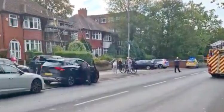 Επίθεση με μαχαίρι σε συναγωγή στο Μάντσεστερ