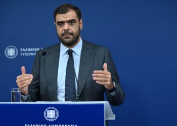 Μαρινάκης για Τσίπρα: «Την τελευταία φορά που μίλησε για φουρτούνες, ψάχναμε σωσίβιο»