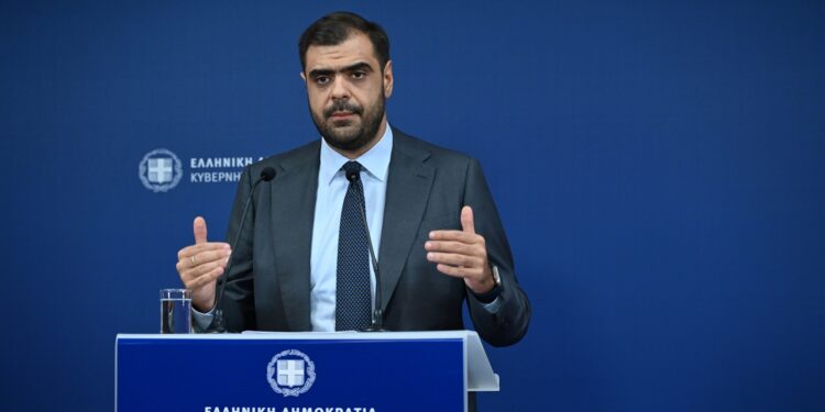 Μαρινάκης για Τσίπρα: «Την τελευταία φορά που μίλησε για φουρτούνες, ψάχναμε σωσίβιο»