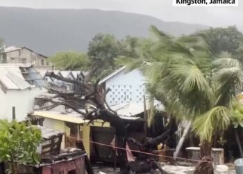 Στη Τζαμάικα η Μελίσα: Στους ρυθμούς του τυφώνα Καραϊβική – Πού θα πάει μετά