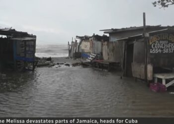 Τυφώνας Μελίσσα: Άνθρωποι και πόλεις «θάφτηκαν» κάτω από το νερό (βίντεο)