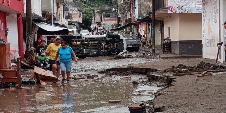 Θεομηνία στο Μεξικό: Τουλάχιστον 44 νεκροί από πλημμύρες και κατολισθήσεις