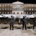 Βαθαίνει η κόντρα για τον Άγνωστο Στρατιώτη: Ο Δούκας στα δικαστήρια – Κυβερνητική σύγχυση και ιδιωτικοποίηση της καθαριότητας