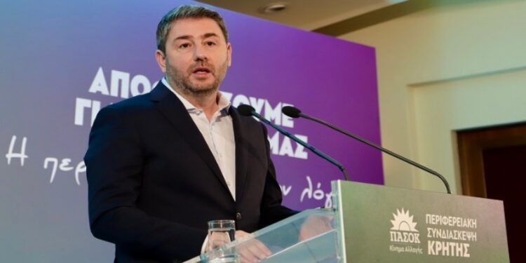 Ανδρουλάκης: «Η Νέα Δημοκρατία αρνείται τις προτάσεις μας για το ιδιωτικό χρέος γιατί κάνει το παιχνίδι των τραπεζών»