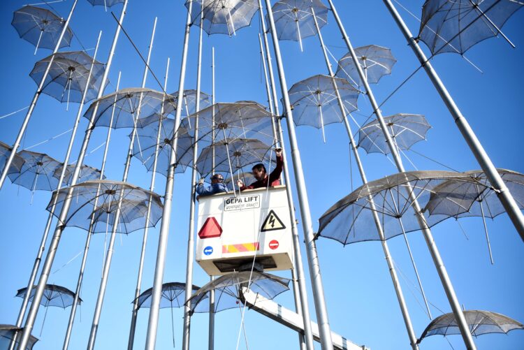 Στην Αθήνα για συντήρηση οι «Ομπρέλες» της Θεσσαλονίκης