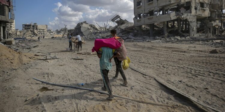 Σε ισχύ η κατάπαυση πυρός στη Γάζα – Επιστρέφουν στα συντρίμμια εκτοπισμένοι Παλαιστίνιοι