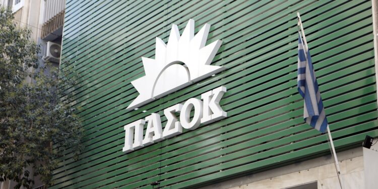 Εκνευρισμός στο ΠΑΣΟΚ από την κίνηση Τσίπρα