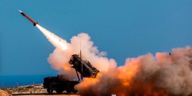 Ζελένσκι: «Έχουμε ανάγκη 25 συστήματα Patriot»