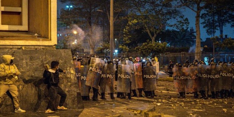 Περού: Σε κατάσταση έκτακτης ανάγκης η Λίμα – Μεγάλες κινητοποιήσεις με έναν νεκρό