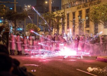 Περού: Τουλάχιστον 75 οι τραυματίες σε επεισόδια κατά τη διάρκεια διαδήλωσης