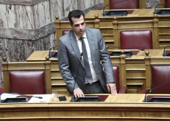 Πλεύρης: Το πρωί κυνηγός κεφαλών, το βράδυ υπερασπιστής