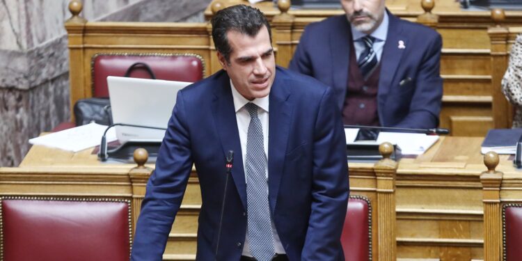 Θάνος Πλεύρης για Άγνωστο Στρατιώτη: Τα ονόματα των θυμάτων δεν θα έπρεπε να υπάρχουν εκεί