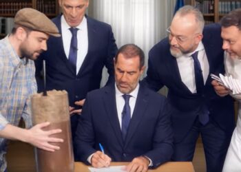 Με ΟΠΕΚΕΠΕ, Φραπέ και Χασάπη επιστρέφουν οι Ράδιο Αρβύλα (βίντεο)