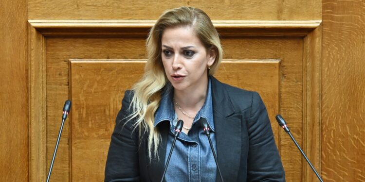 Άγρια επίθεση Ραλλίας σε Μπάρκα: «Αν ξαναγελάσεις θα σου σπάσω τα μούτρα»