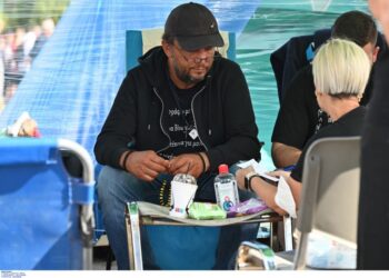 Στο Σύνταγμα και πάλι ο Πάνος Ρούτσι: Νέο «όχι» σε κάθε ιατροφαρμακευτική φροντίδα