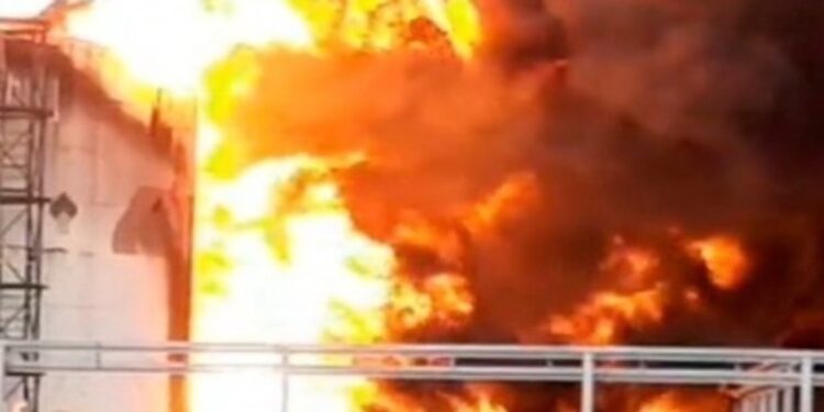 Ουκρανικά drones «έπληξαν» εγκατάσταση αποθήκευσης καυσίμων στην Κριμαία