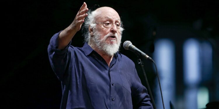 Στο νοσοκομείο ο Διονύσης Σαββόπουλος