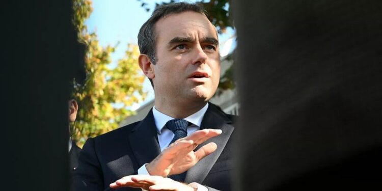 Γαλλία: «Το νέο υπουργικό να μην είναι όμηρος κομματικών συμφερόντων», λέει ο επαναδιορισθείς πρωθυπουργός Λεκορνί