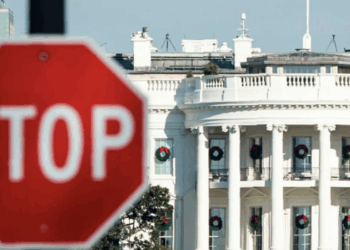 Συνεχίζεται το shutdown στις ΗΠΑ- Μεγάλα ποσοστά αποδοχής Τραμπ