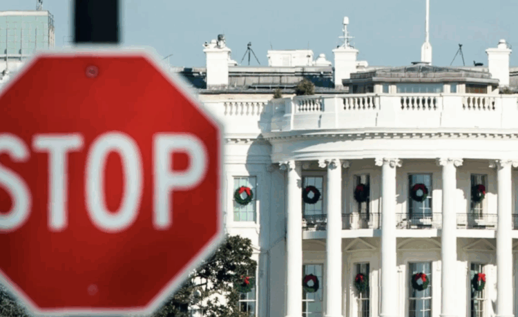 Συνεχίζεται το shutdown στις ΗΠΑ- Μεγάλα ποσοστά αποδοχής Τραμπ