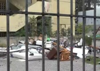«Χωματερή» δίπλα στο Υπουργείο Παιδείας