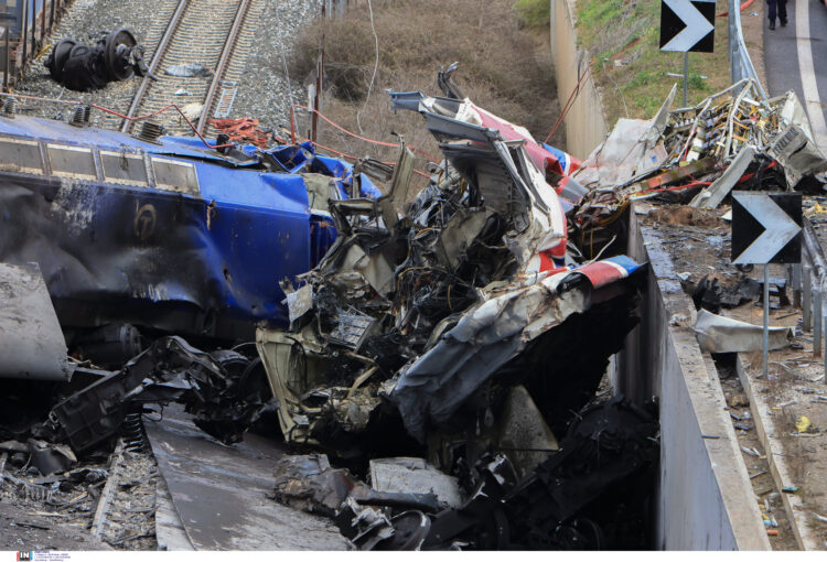 Τέμπη: Κατά Bayer και Siemens συγγενείς θυμάτων