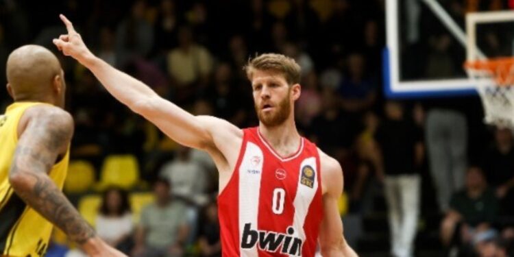 Σοκ στον Ολυμπιακό: Τρεις εβδομάδες εκτός ο Τόμας Γουόκαπ