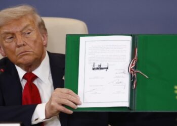 Τραμπ στη σύνοδο για τη Γάζα: «Υπέροχη μέρα για τη Μέση Ανατολή»