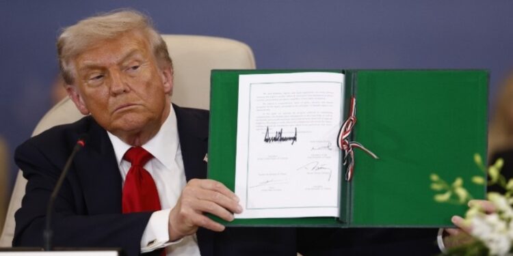 Τραμπ στη σύνοδο για τη Γάζα: «Υπέροχη μέρα για τη Μέση Ανατολή»