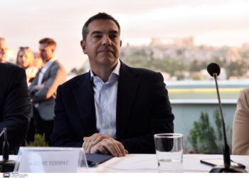 Πριν εκδοθεί σπάει ταμεία το βιβλίο Τσίπρα 