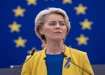 Φον ντερ Λάιεν: «Η Ρωσία πίσω από τις παραβιάσεις με drone και τις κυβερνοεπιθέσεις»