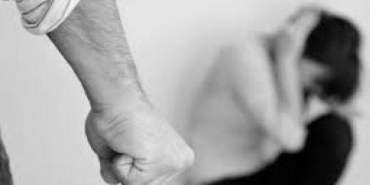 Κορωπί: Στη φυλακή ο 50χρονος για τον άγριο ξυλοδαρμό της συντρόφου του