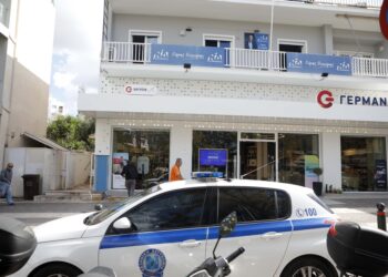 Επίθεση στο πολιτικό γραφείο του Χάρη Θεοχάρη