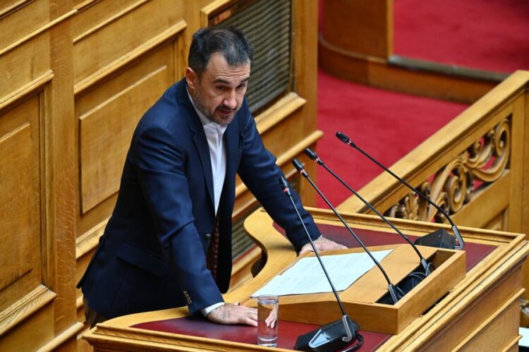 Χαρίτσης: Η Κωνσταντοπούλου πρέπει να αποφασίσει εάν ανήκει στην Αρσιτερά