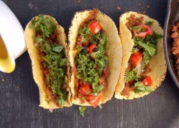 Τα… χορτοφαγικά μπιφτέκια βγάζει από το μενού η ΕΕ – Οι ευρωβουλευτές ψηφίζουν… κρέας!