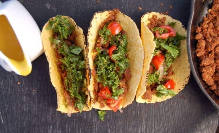 Τα… χορτοφαγικά μπιφτέκια βγάζει από το μενού η ΕΕ – Οι ευρωβουλευτές ψηφίζουν… κρέας!