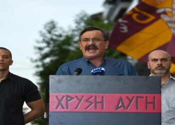 Χρήστος Παππάς: Χαιρετούσα ναζιστικά από ρομαντισμό