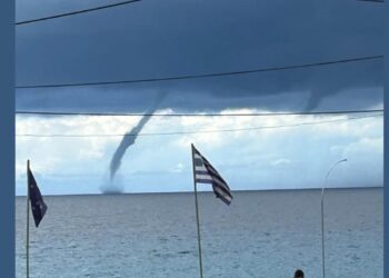 Εντυπωσιακοι υδροστρόβιλοι σε Παξούς και Λευκάδα