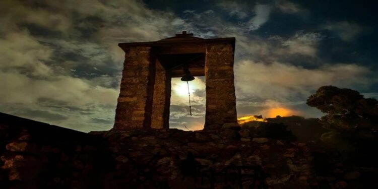 «Φεγγάρι της συγκομιδής»: Απόψε η υπερπανσέληνος του Οκτωβρίου