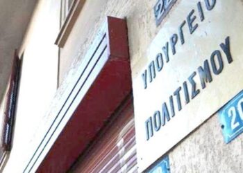 ΥΠΠΟ: Η υπερβολική χρήση και η ΔΕΗ φταίνε για τη χθεσινή βλάβη του ανελκυστήρα της Ακρόπολης