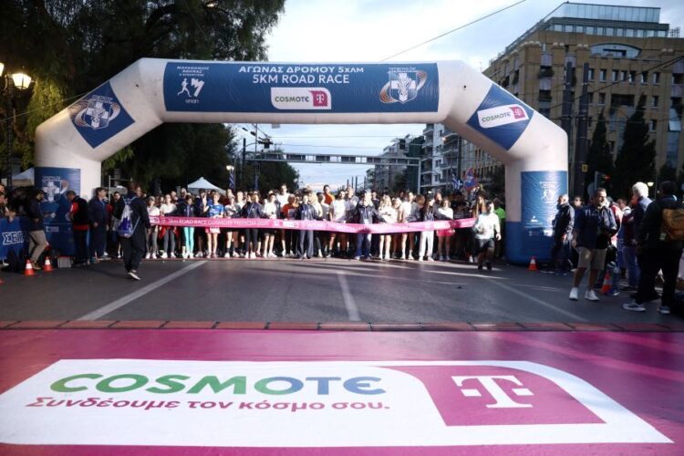 Φωτοστιγμές και βίντεο από το  Μαραθώνιο – Οι κλειστοί δρόμοι αύριο