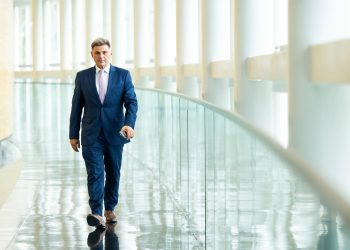 Φαραντούρης: Ώρα η Ευρώπη να χαράξει ΑΟΖ στη Μεσόγειο (βίντεο)