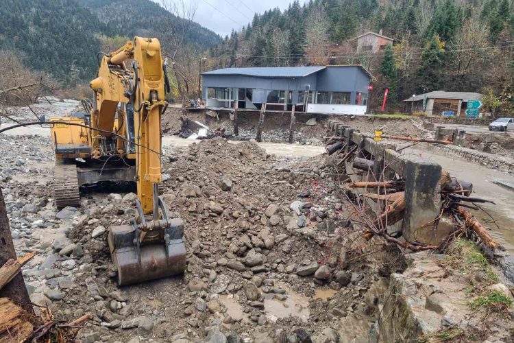 Ασπροπόταμος: Χωριά αποκλεισμένα, μετά τα έντονα καιρικά φαινόμενα