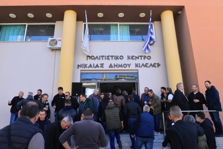 Αγρότες στα «κόκκινα»: Μπλόκα από 30 Νοεμβρίου