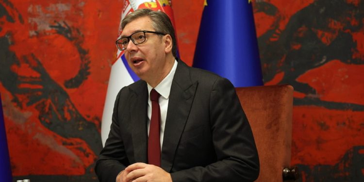 Σερβία: Ο Βούτσιτς αρνείται τη συμμετοχή σε εγκλήματα πολέμου στο Σαράγεβο