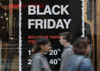 Αναμονή για τις μεγάλες προσφορές της Black Friday και της Cyber Monday