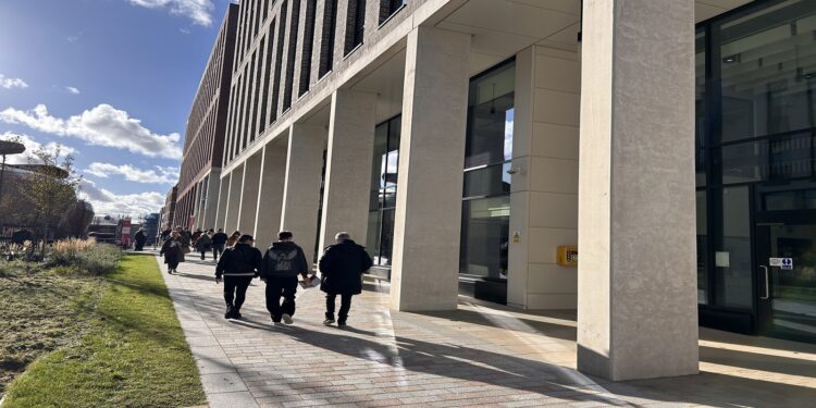 Βρετανικό ΑΕΙ διέκοψε έρευνα μετά από απαίτηση της Κίνας