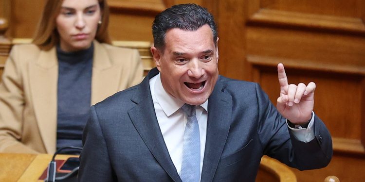 Ο Άδωνις Γεωργιάδης «διαφημίζει» την Εβδομάδα Αντικομμουνισμού που καθιερώνει ο Ντόναλντ Τραμπ